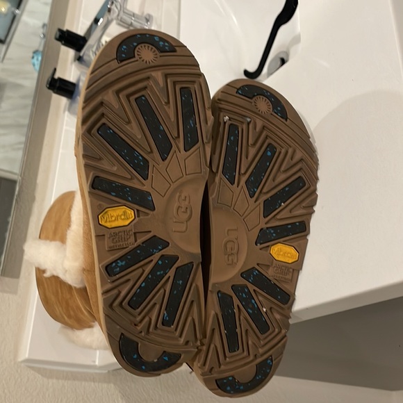 UGG SUNBURST TALL BOOT - Picture 6 of 6